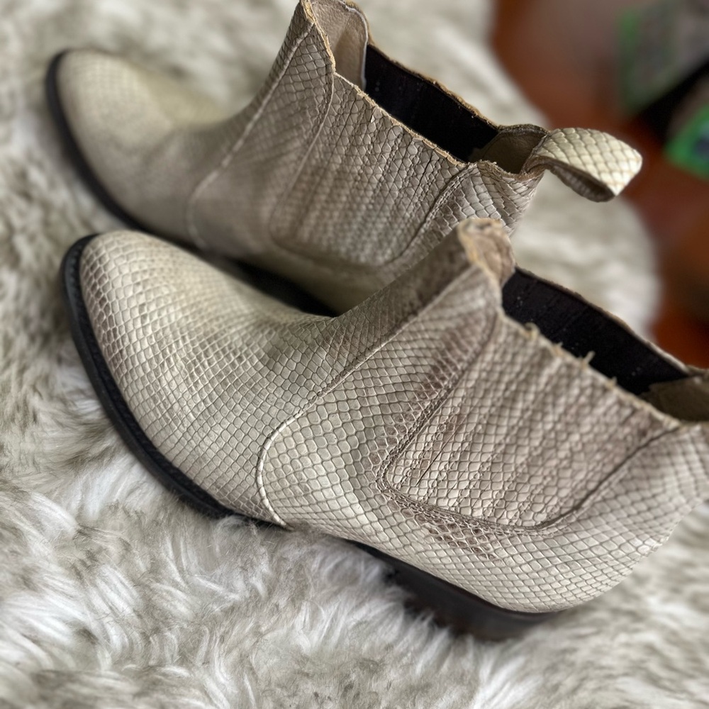 Freebird by Steven Textured Beige Ankle Booties